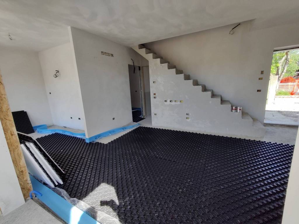 Villa a Oleggio castello in Via Monte Oleggiasco - Foto 4