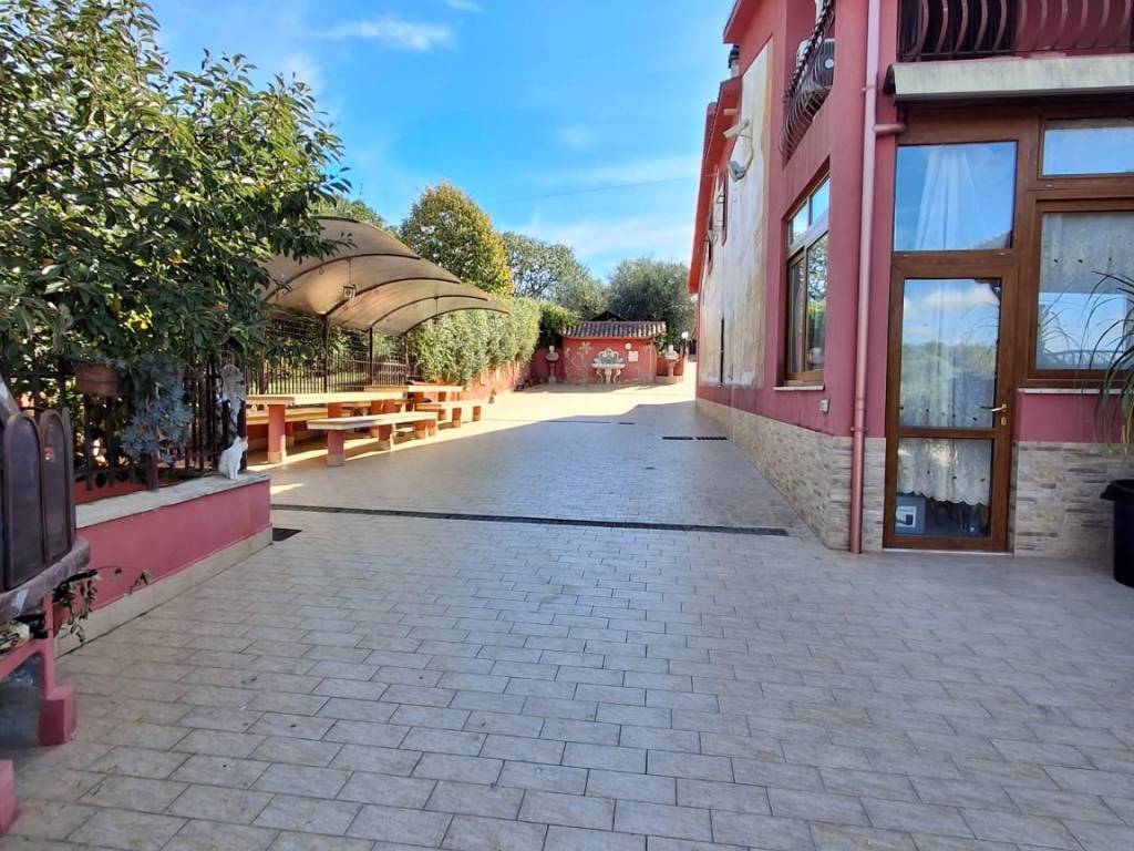 Villa a Genzano di roma in VIA STRAGONELLO - Foto 2