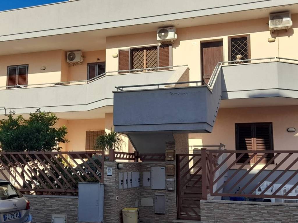 Appartamento a Lizzanello in Via Enrico Toti - Foto 3
