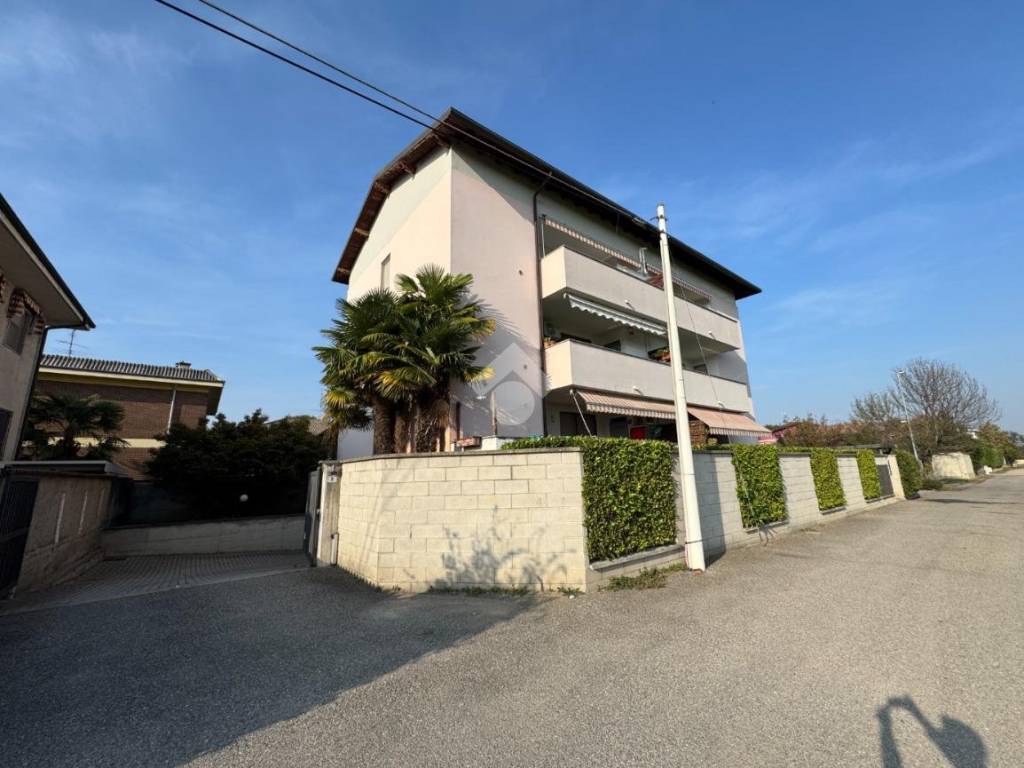 Appartamento a Galliate in Vicolo del Castagno, 11 - Foto 2