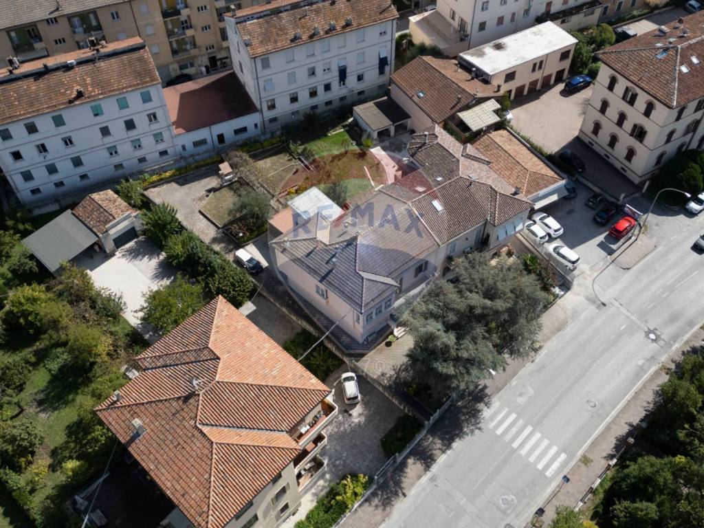 Villetta a schiera a Fabriano in viale Zonghi, 39 - Foto 2