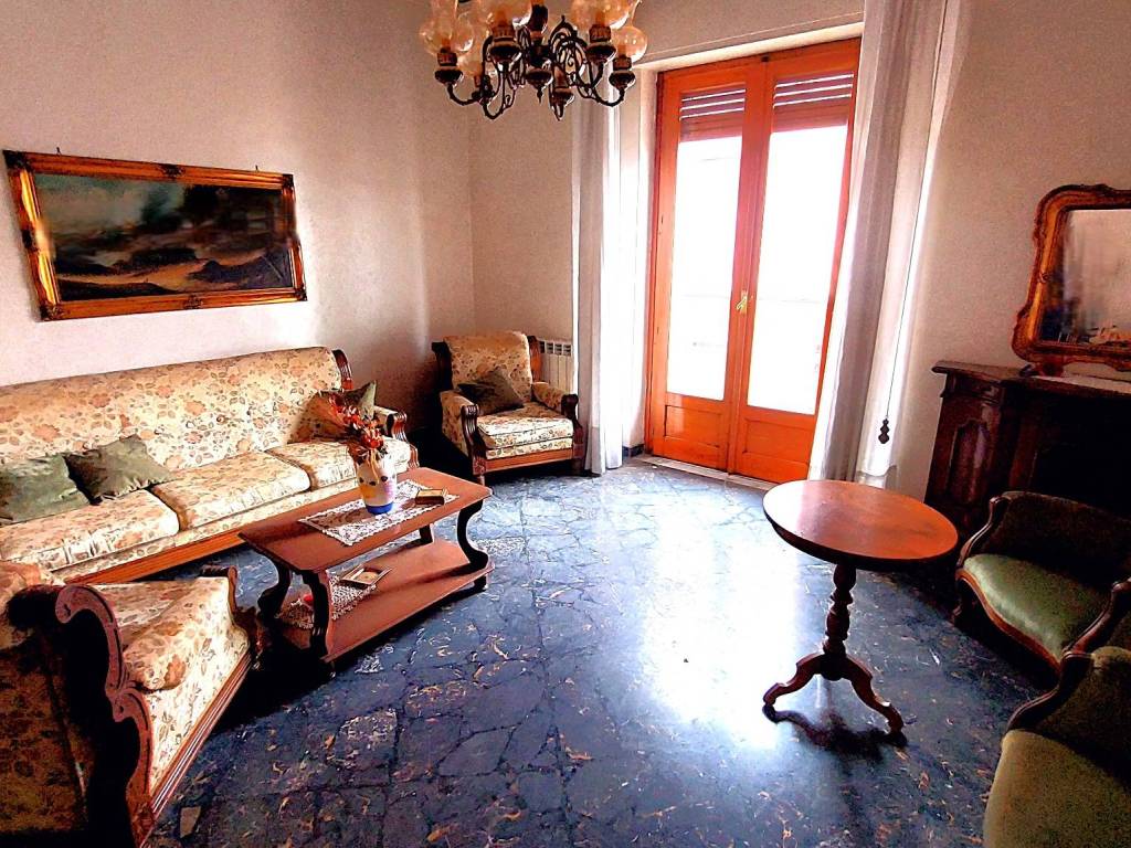 Casa indipendente a Giarre in Via Camillo Benso di Cavour - Foto 4
