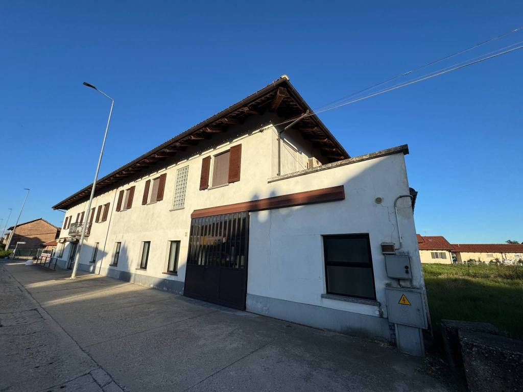Appartamento a Alba in Corso Giacomo Matteotti, 3 - Foto 2
