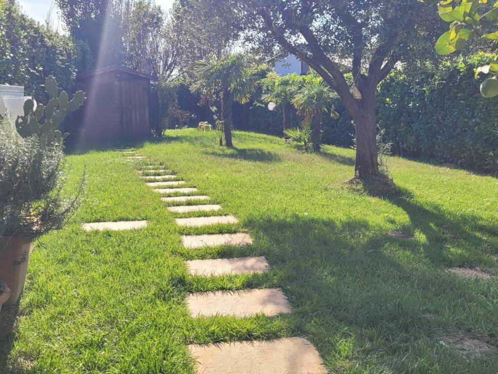 Villa a Selvazzano dentro in Via Vittorio Emanuele III - Foto 2