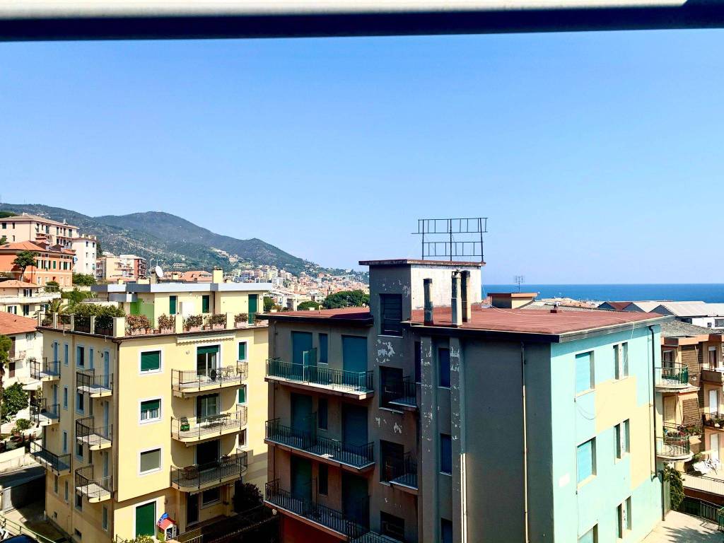 Appartamento a Varazze in Via Michelangelo Corosu - Foto 4