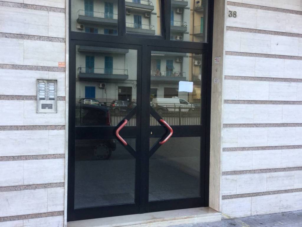 Appartamento a Taranto in Viale Magna Grecia, 38 - Foto 2