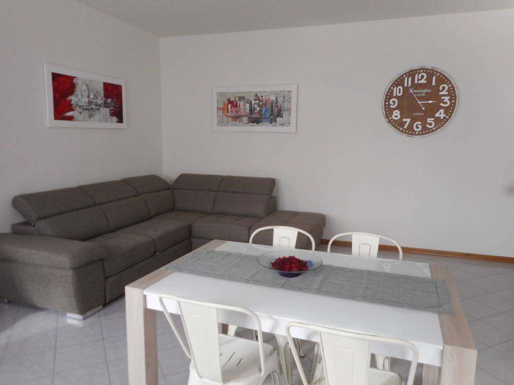 Appartamento a Lodi in Viale Dalmazia, 21 - Foto 2