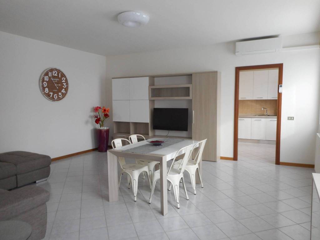 Appartamento a Lodi in Viale Dalmazia, 21 - Foto 3