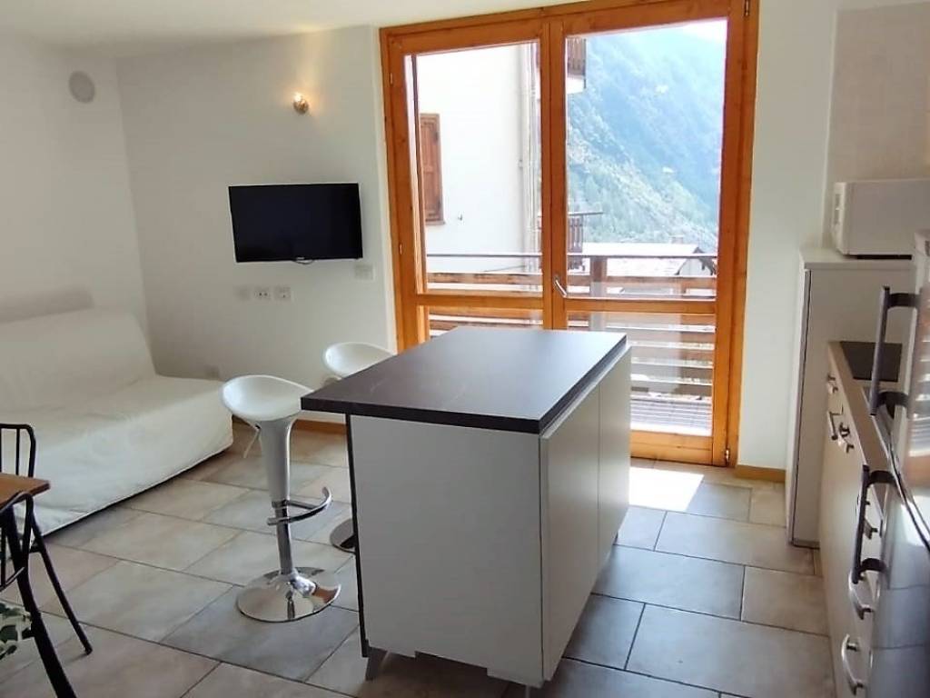 Appartamento a Chiesa in valmalenco in Via Franco Sampietro - Foto 2