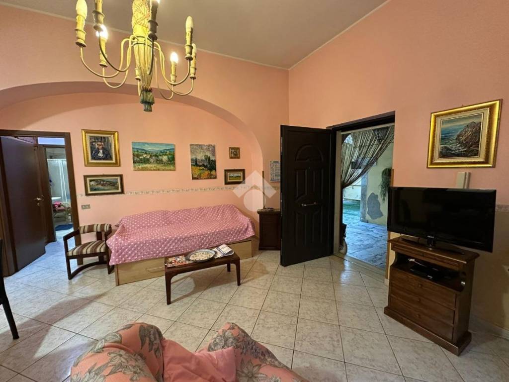 Casa indipendente a Montesarchio in Via de Ferraris, 22 - Foto 3