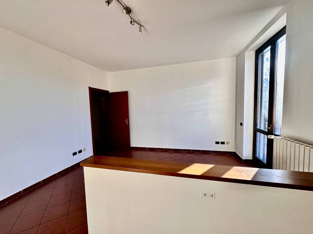 Appartamento a Malnate in Via Trento - Foto 2