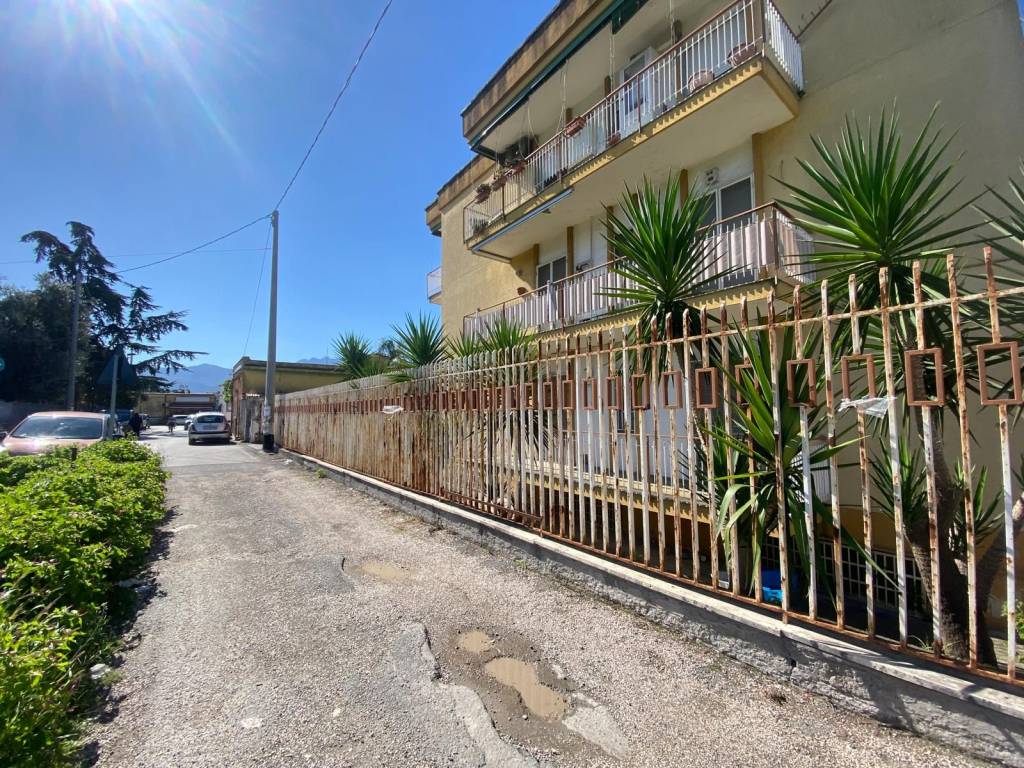Appartamento a Pompei in Via Lepanto Traversa Somma - Foto 2