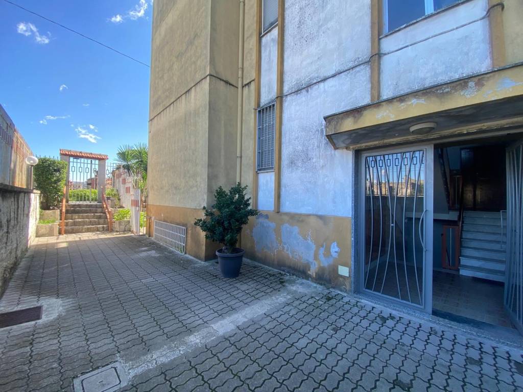 Appartamento a Pompei in Via Lepanto Traversa Somma - Foto 3