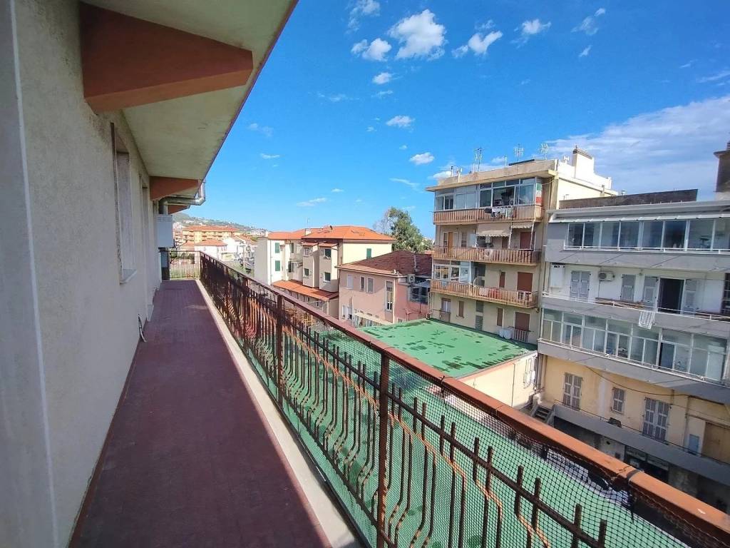 Appartamento a Ventimiglia in Via Luigi Isnardi, 6 - Foto 2