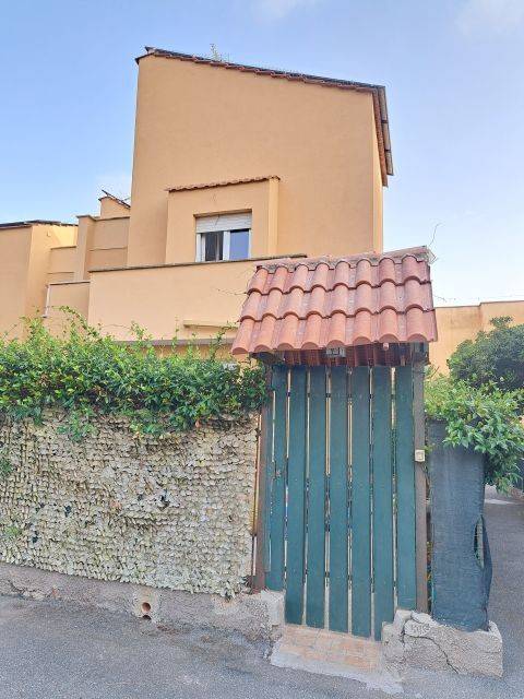 Casa indipendente a Santa marinella in Via Volterra, 6 - Foto 3