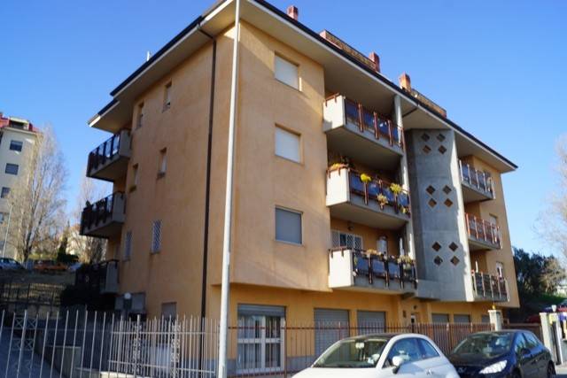 Attico / mansarda a Catanzaro in Via Nicola Calipari - Foto 2