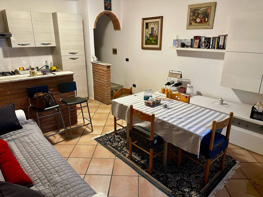 Appartamento a Bizzarone in Via Giacomo Matteotti - Foto 2