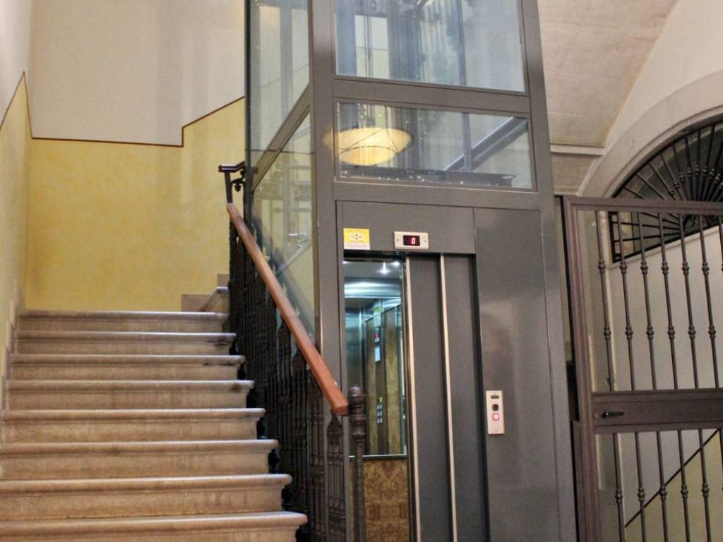 Palazzo / stabile a Trani in Via Simone De Brado - Foto 2