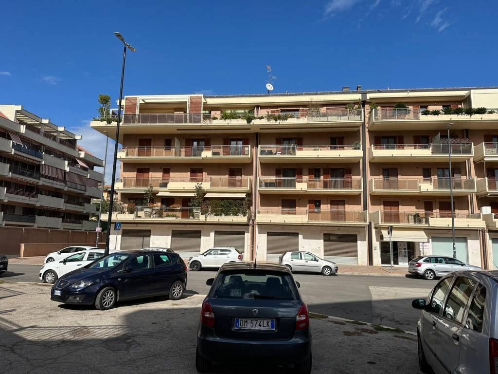 Appartamento a Foggia in Via Michele Menichella - Foto 4