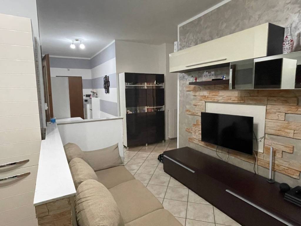 Appartamento a None in Via Santorre Santarosa, 51 - Foto 4