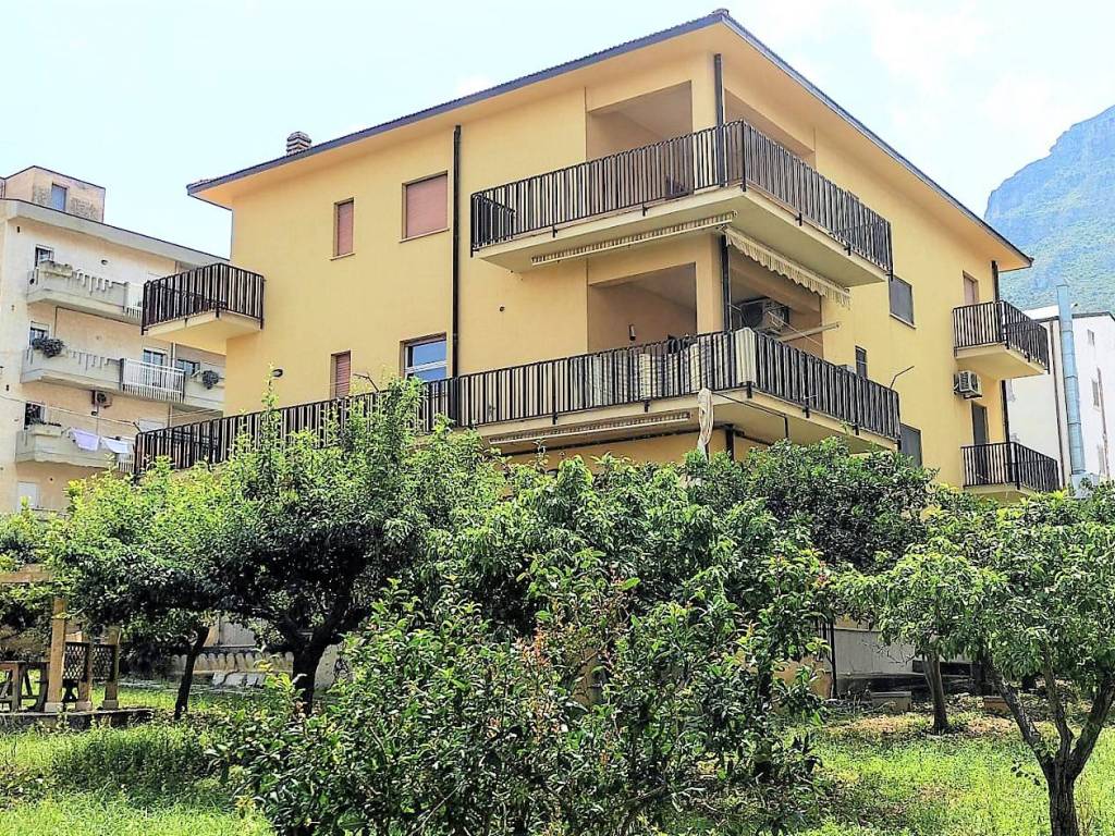 Casa indipendente a Castellammare del golfo in via R. Livatino, 15 - Foto 4