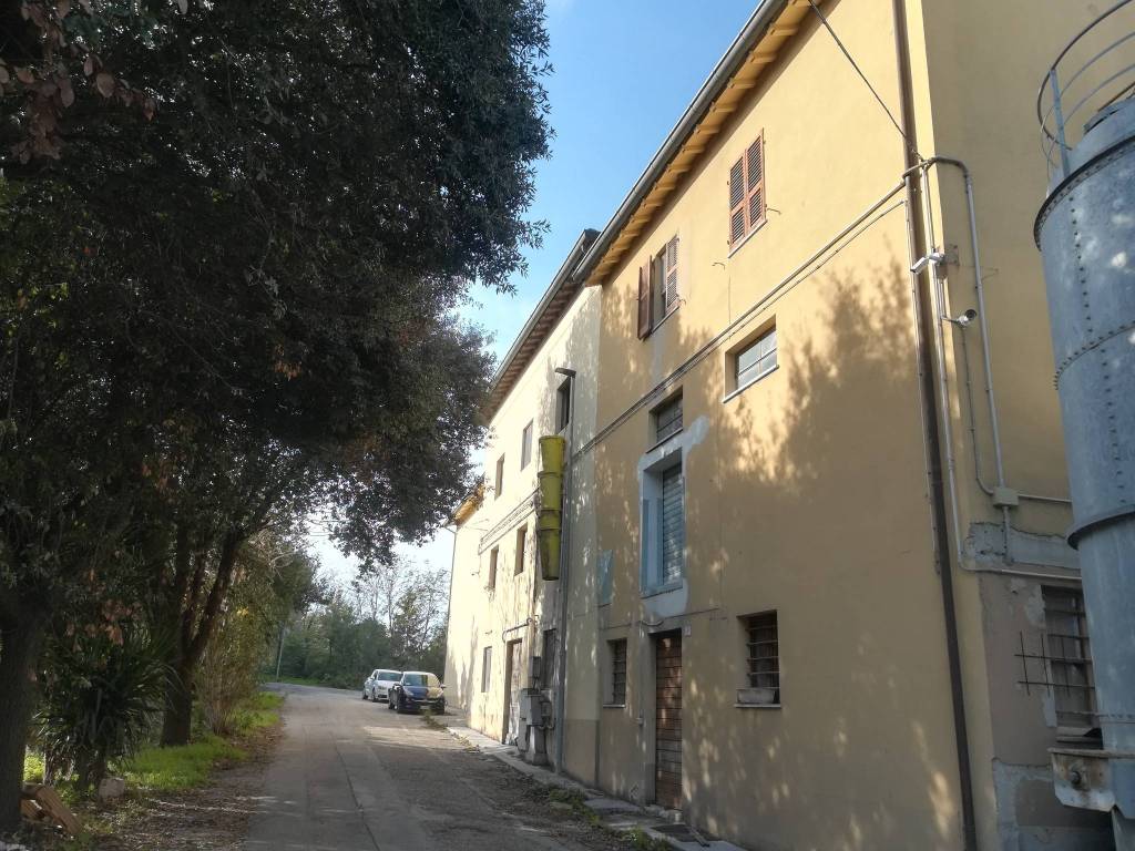 Palazzo / stabile a Fermo in Contrada Paludi - Foto 2