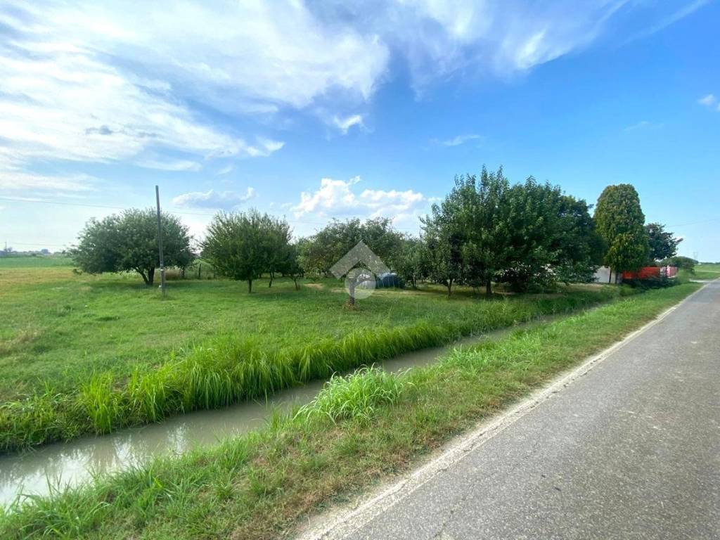 Casa indipendente a Mirandola in Via San Martin Carano, 99 - Foto 3