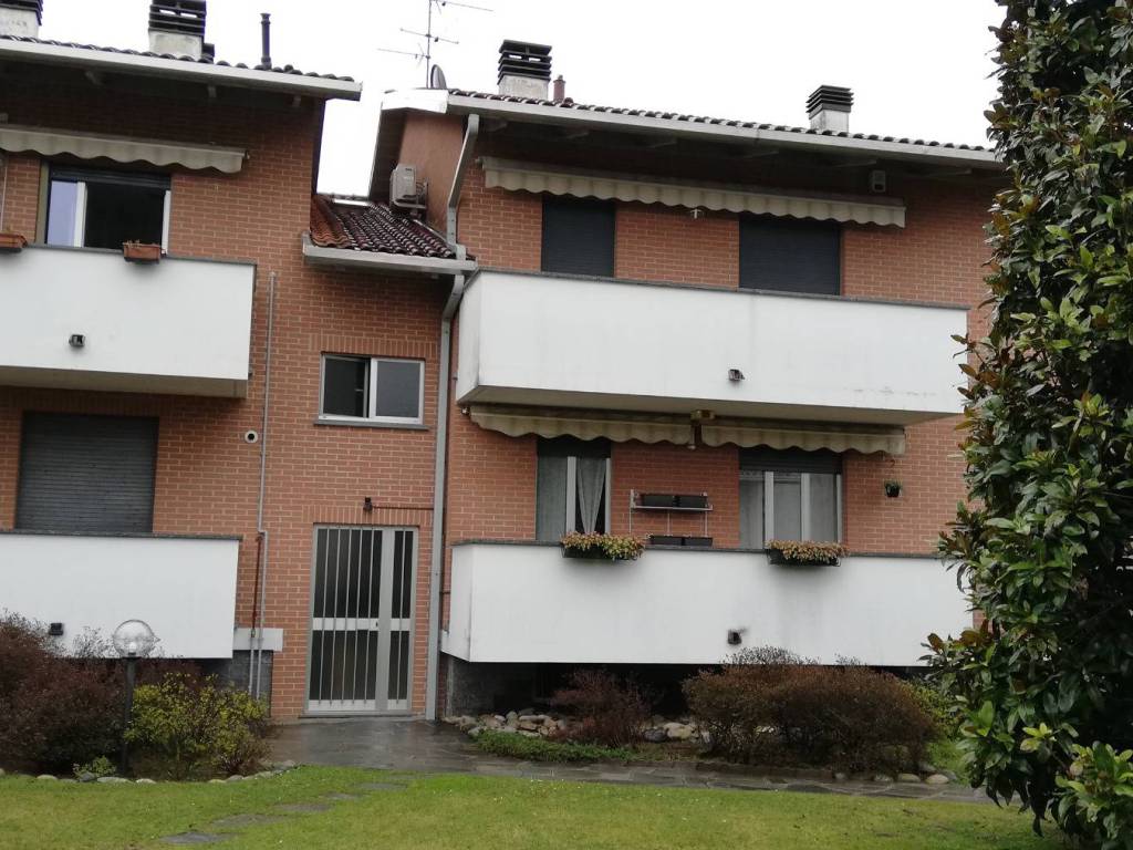 Appartamento a Rovello porro in Via Vincenzo Bellini, 6 - Foto 2
