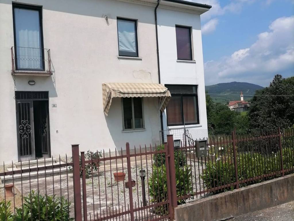 Appartamento a Cazzano di tramigna in Via Strada Nuova - Foto 2