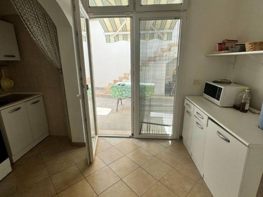 Appartamento a San donaci in Via Regina Elena, 16 - Foto 2
