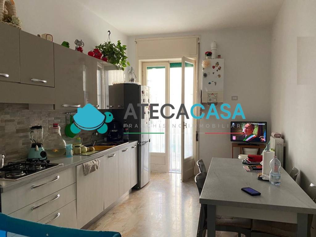 Appartamento a Foggia in Via Angelo Fraccacreta, 90 - Foto 2