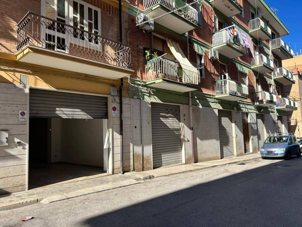 Box / garage a Lucera in VIA ARIOSTO, 22 - Foto 2