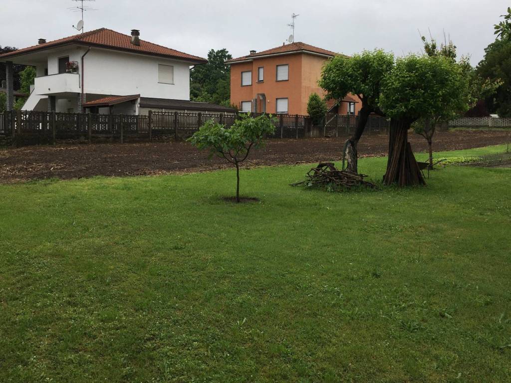 Terreno a Somma lombardo in Via Guido Visconti di Modrone, 105 - Foto 3