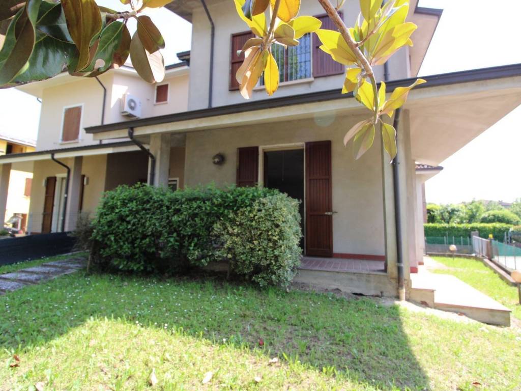Villa a Novellara in Della Costituzione, 14 - Foto 3