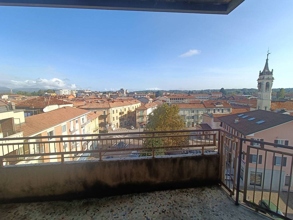 Attico / mansarda a Borgomanero in Piazza 20 Settembre - Foto 5