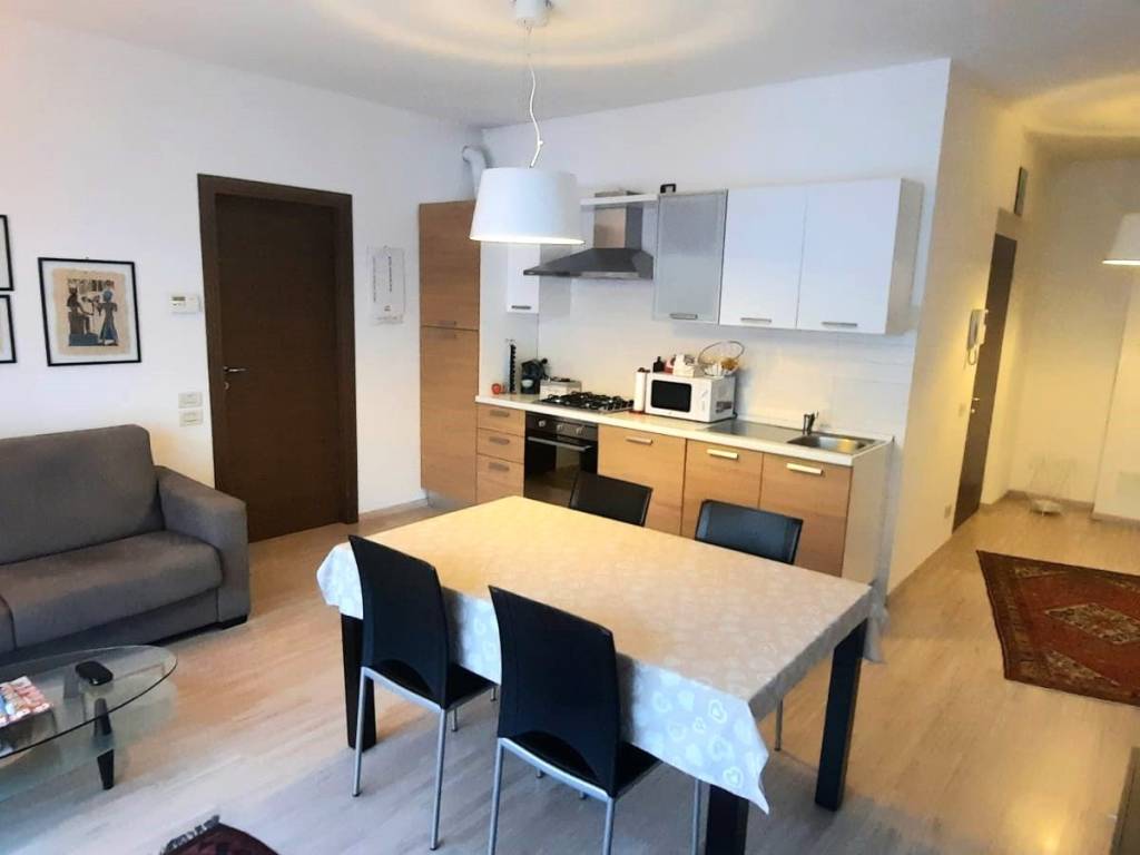 Appartamento a Lecco in Corso Promessi Sposi - Foto 1
