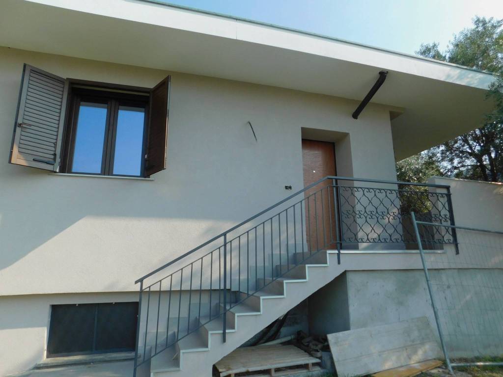 Villa a Somma lombardo in Via Goito - Foto 4