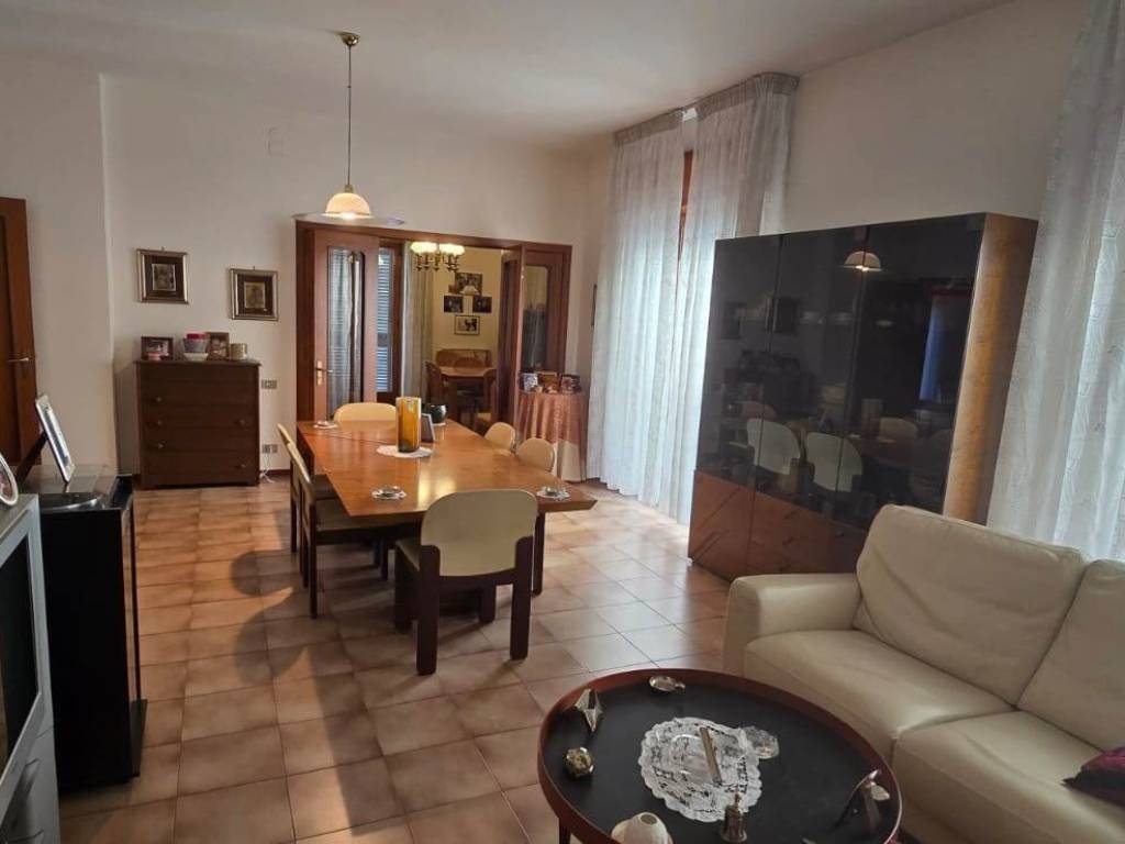 Appartamento a Martina franca in VIALE DEI LECCI - Foto 3