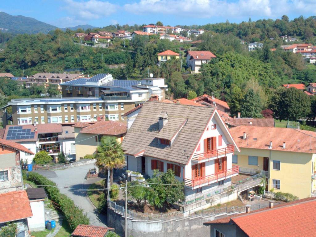 Villa a Borgosesia in Via Sant'Anna, 6 - Foto 2