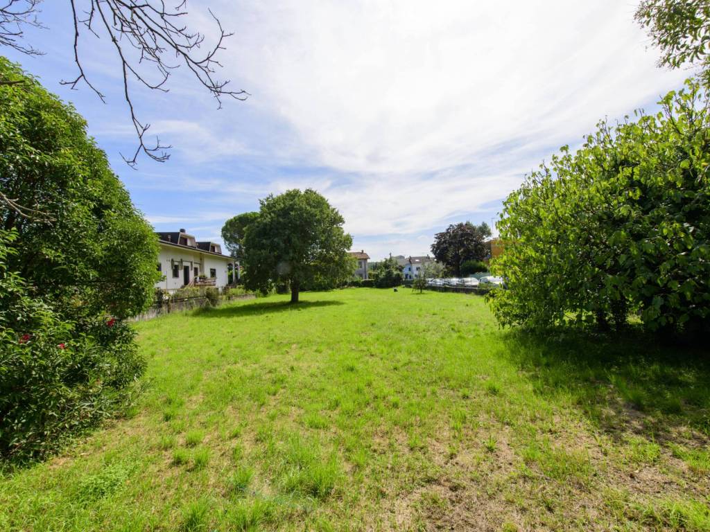 Terreno a Gorizia in VIA BRIGATA ABRUZZI - Foto 2