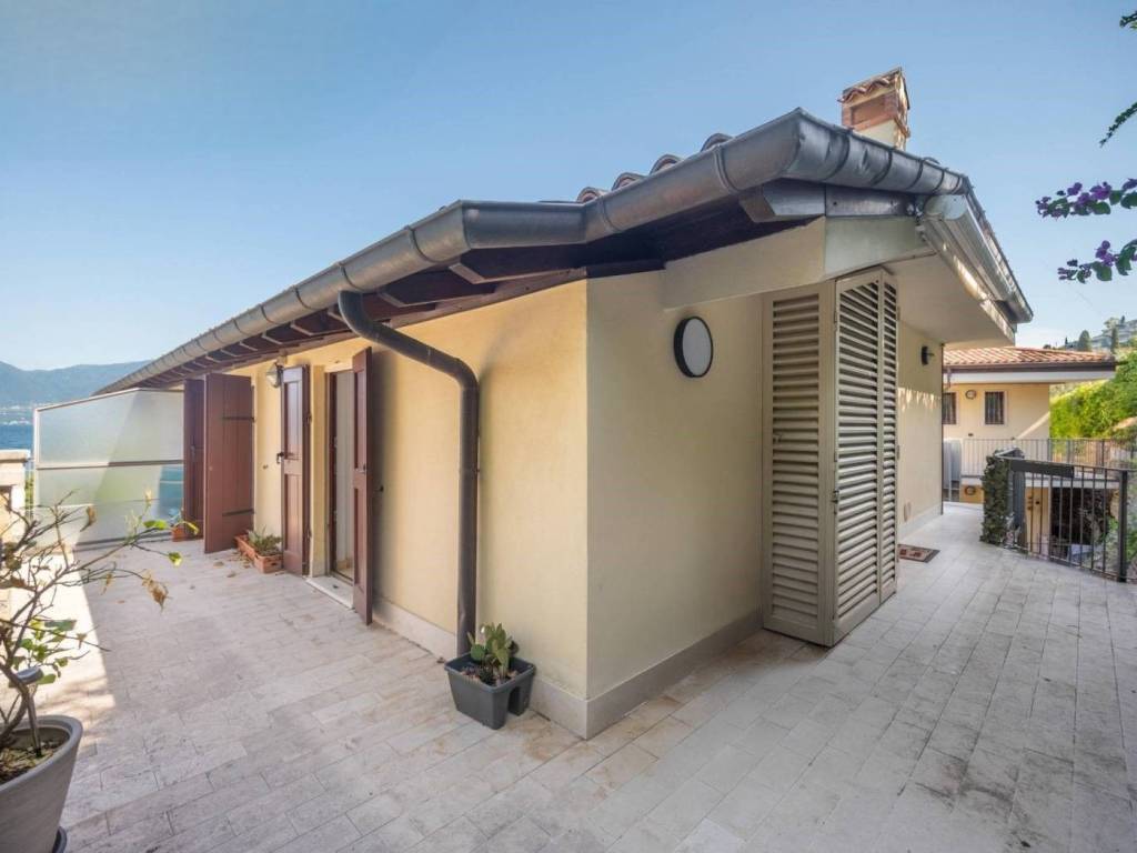 Appartamento a Torri del benaco in Via Gardesana - Foto 4