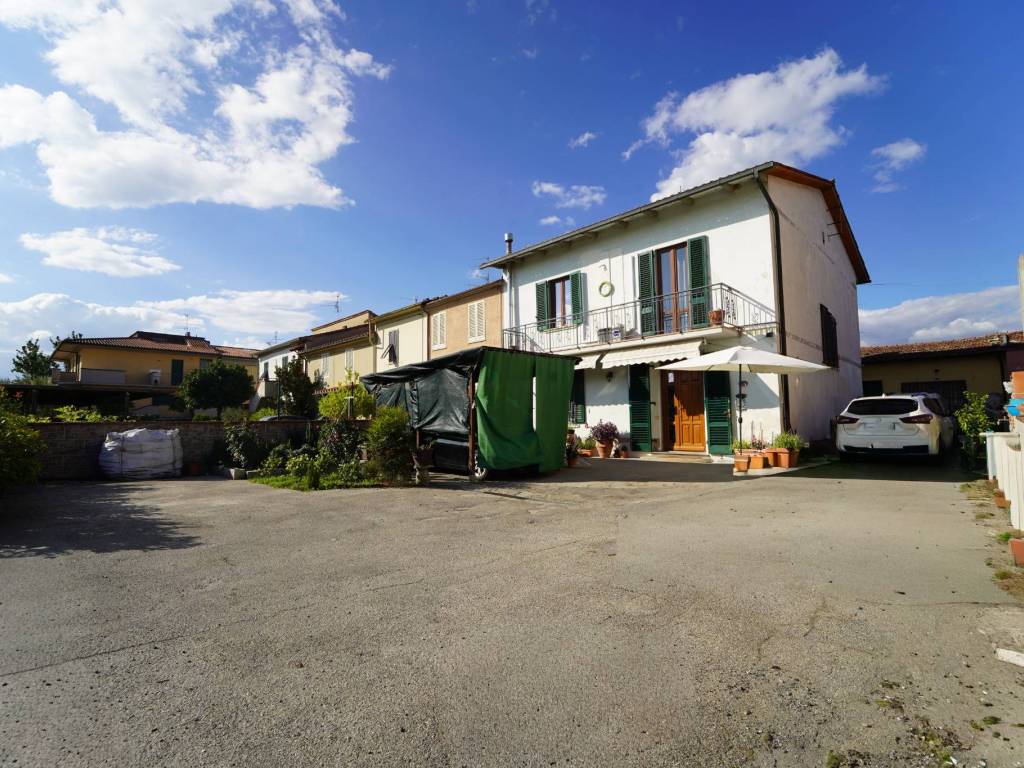 Casa indipendente a Pistoia in Via Pratese, 461 - Foto 2