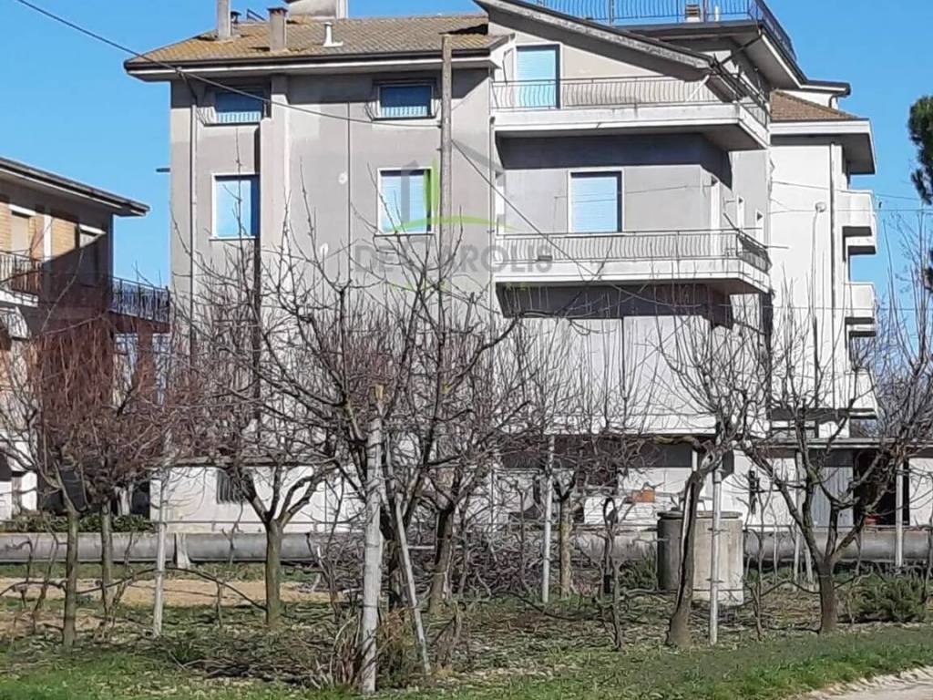 Villa a Monsampolo del tronto in Via Cristoforo Colombo - Foto 4
