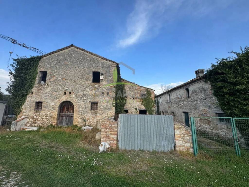 Rustico / casale a Ascoli piceno in Campolungo No Number - Foto 2