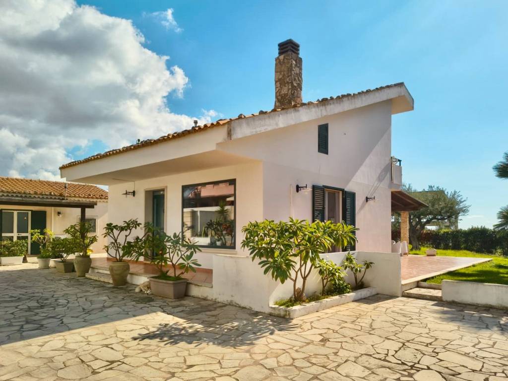 Villa a Ragusa in Strada Provinciale Marina di Ragusa-Donnalucata - Foto 4