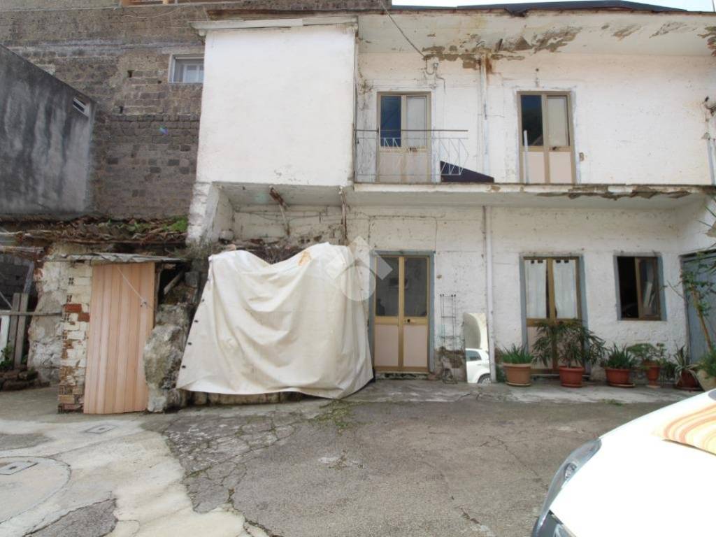 Rustico / casale a Caserta in Via Architetti Francesco e Giuseppe de Lillo, 2 - Foto 3
