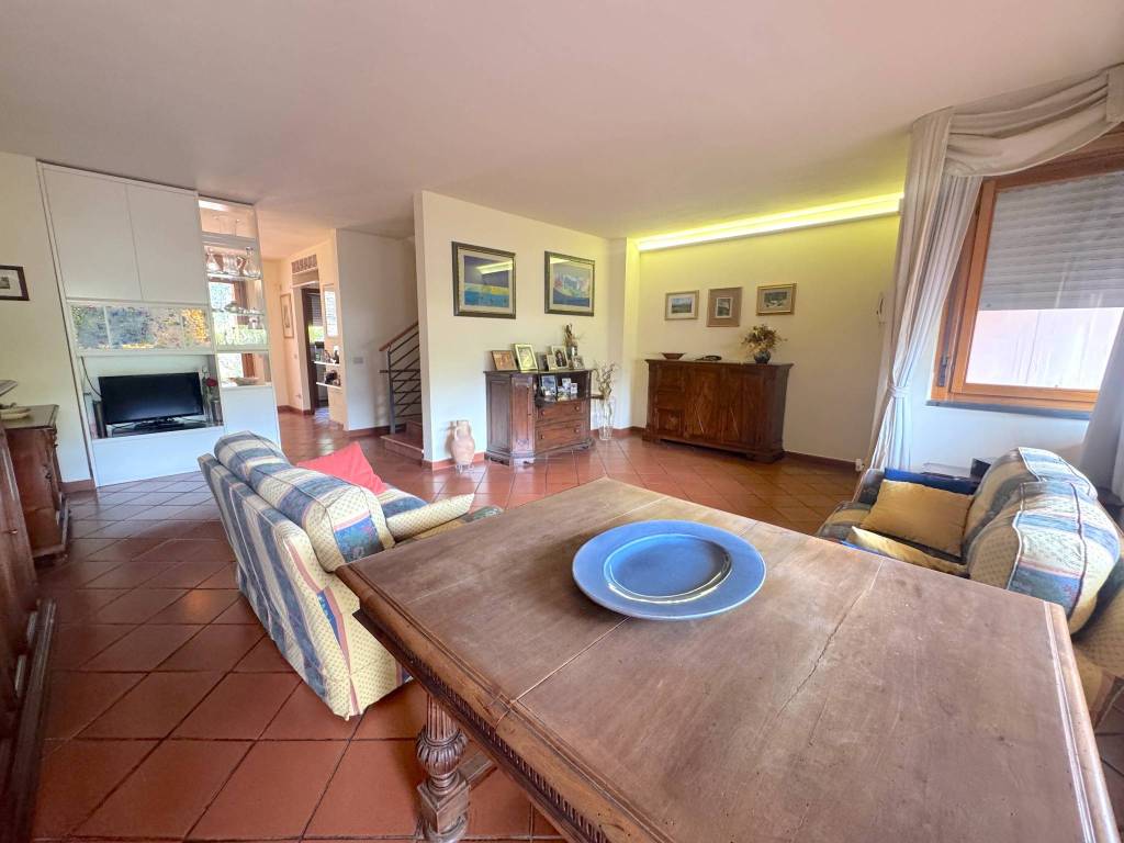 Villa a Vaiano in Via Giulio Braga - Foto 5