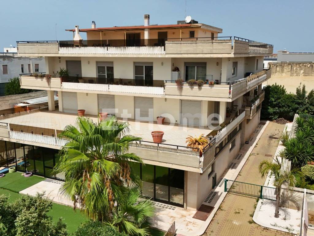 Palazzo / stabile a Andria in Via Barletta - Foto 2