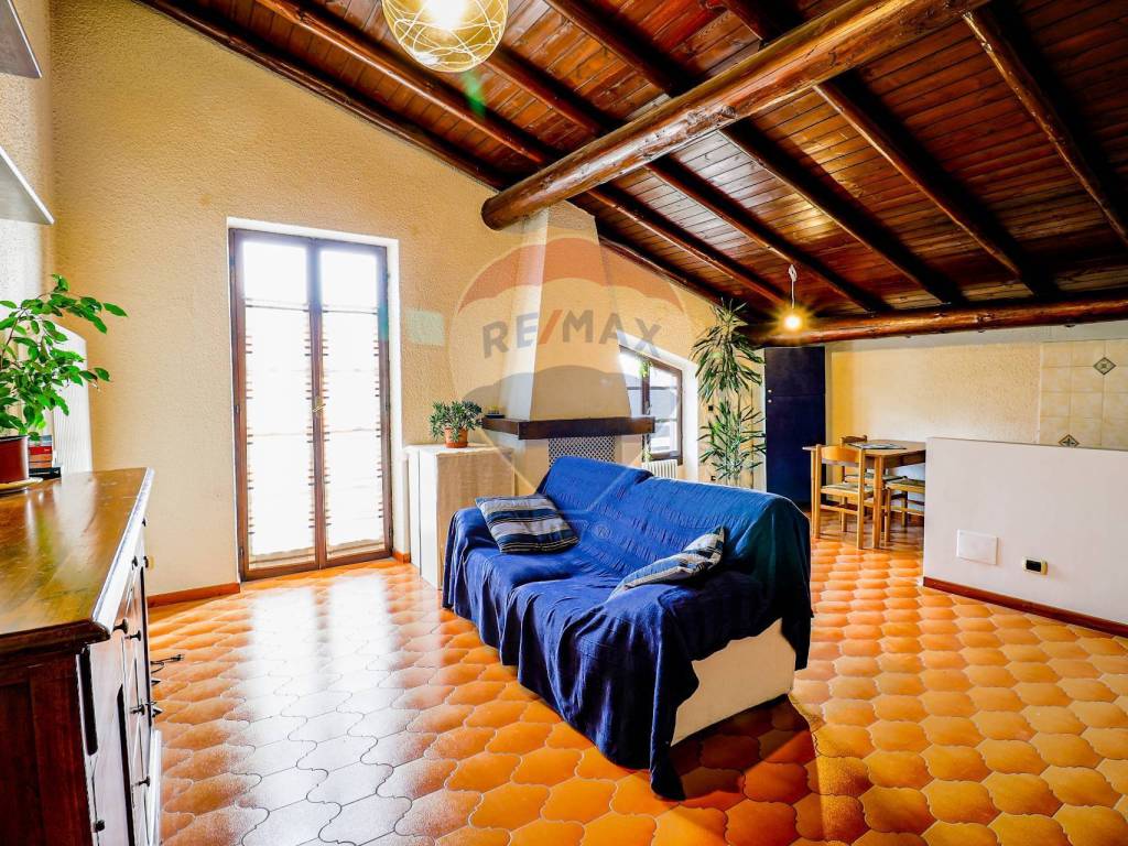 Appartamento a Cuveglio in Via Per Duno, 18 - Foto 3