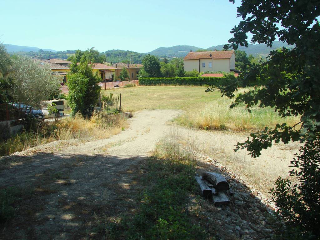 Terreno a Spoleto in Via Enrico Mattei - Foto 2